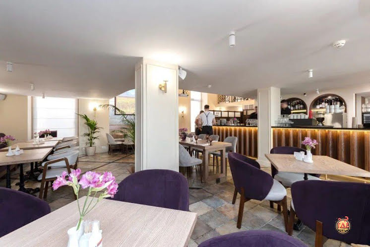 Зал «Колуар» в «Сенполия» фотография №8