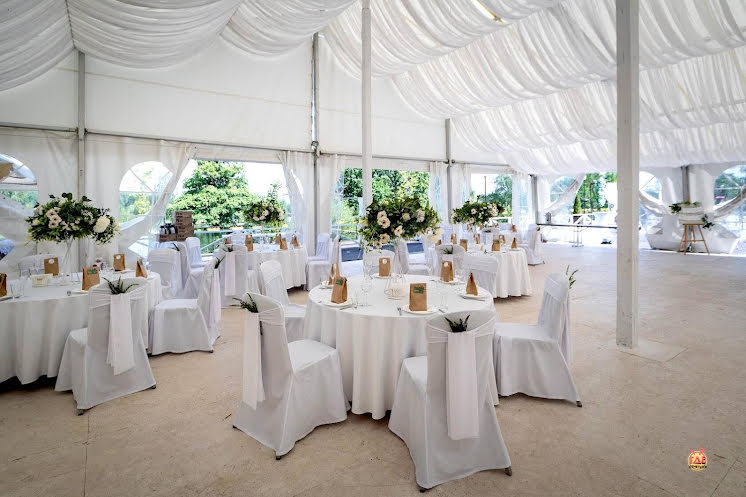 Шатер у пруда в «Sofrino Park» фотография №5