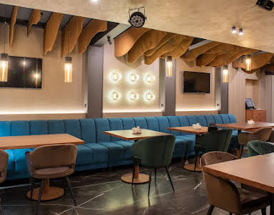  ресторан Академия Караоке на Ширямова