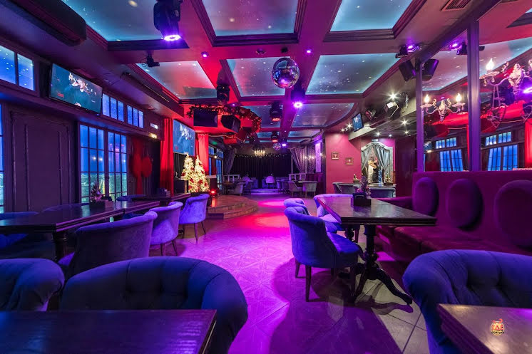 Основной зал в «Сто Друзей» фотография №16