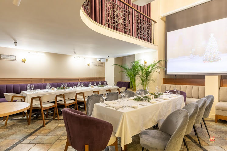 Зал «Колуар» в «Сенполия» фотография №1