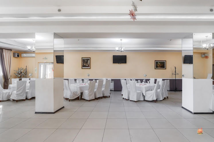 Нижний зал в «Лабиринт» фотография №6