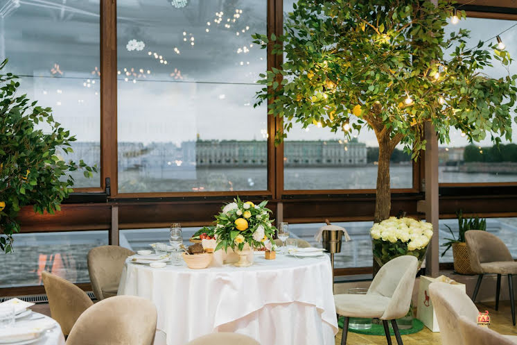 Банкетный зал  в «Ресторан-корабль "Магадан"» фотография №12