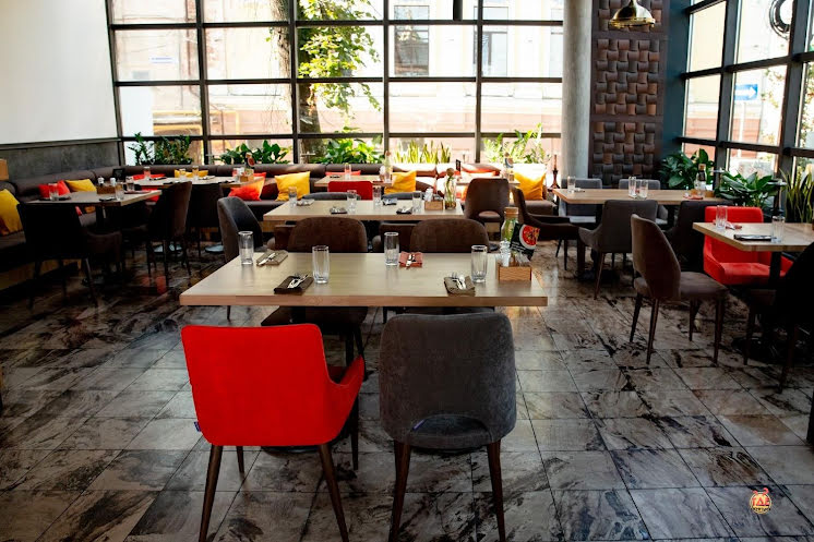 Основной зал  в «Skoba» фотография №9