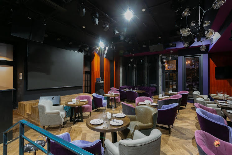 Основной зал  в «Who Is Who» фотография №5