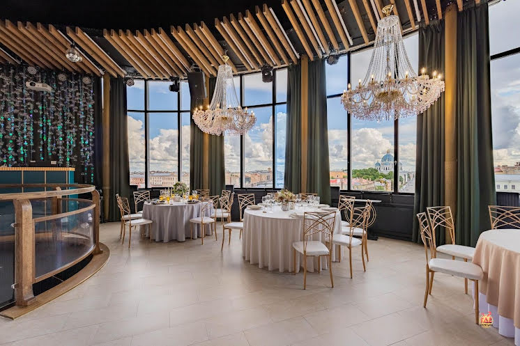 Основной зал  в «Graf ZEPPELIN» фотография №6