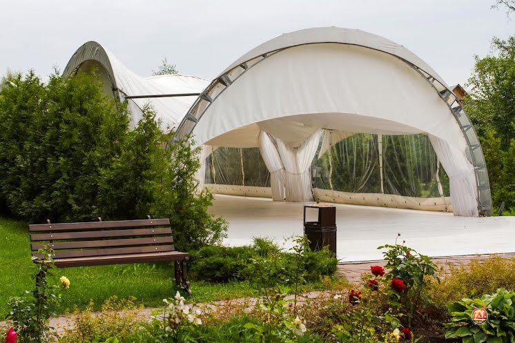 Большой шатёр в «Рыболовная усадьба - Парк-отель Остров» фотография №1