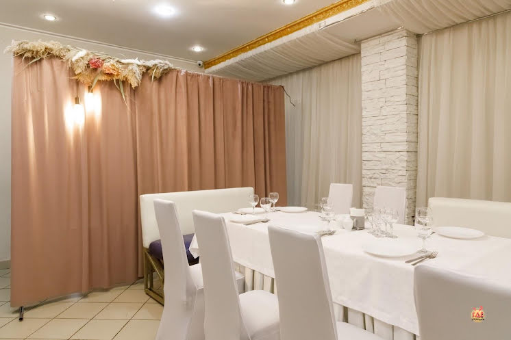 Основной зал в «Красная поляна» фотография №14