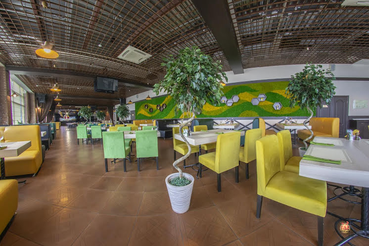 Основной зал в «Frau Gross» фотография №17