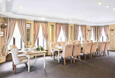 Зал на 40 человек в Зал на 6 человек