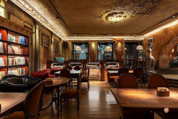 Основной зал в «БеZухов» фотография №16