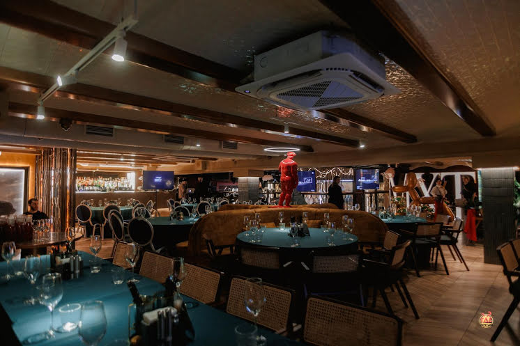 Зал на 2 этаже  в «Mixtura bar» фотография №10