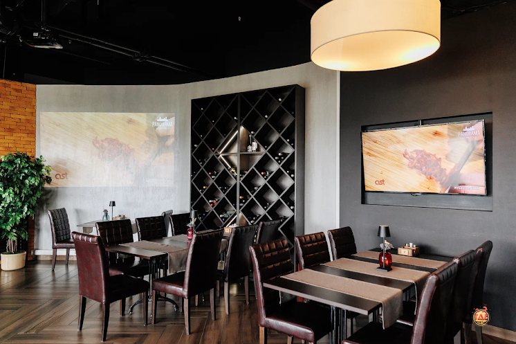 Основной зал  в «Panorama Steak House» фотография №3