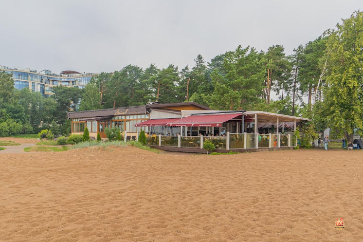 Летняя крытая терраса в «Залив» фотография №8