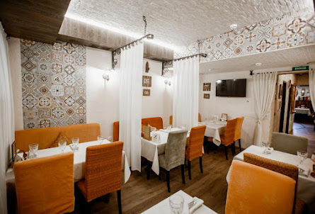 Малый зал  в Барный зал