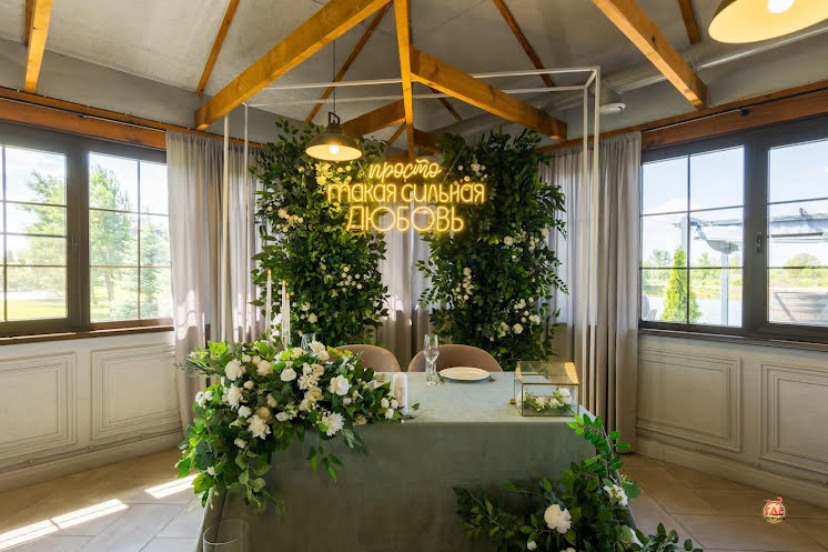 Ресторан у озера в «Вилла София» фотография №3