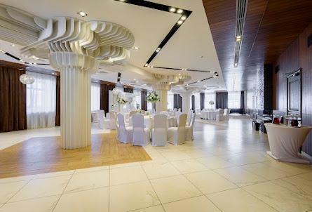 Большой зал в Малый зал