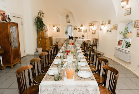 Зал на 45 человек  в Зал на 12 человек 