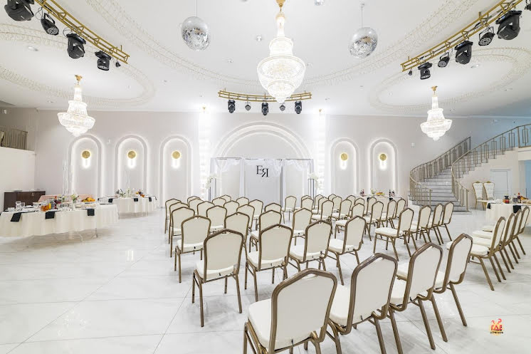 Зал ресторана в «Shalet» фотография №16