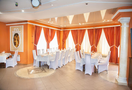 Большой зал в Малый зал