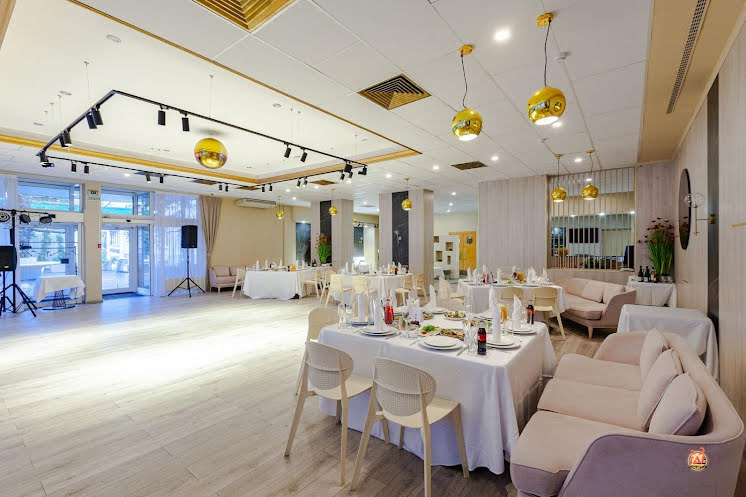 Зал ресторана в «Истра Гарден» фотография №7