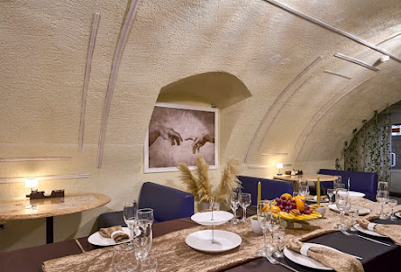 Основной зал в Малый зал