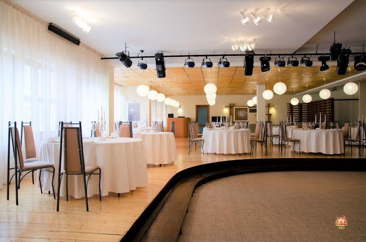 Основной зал в «Нефтяник» фотография №4