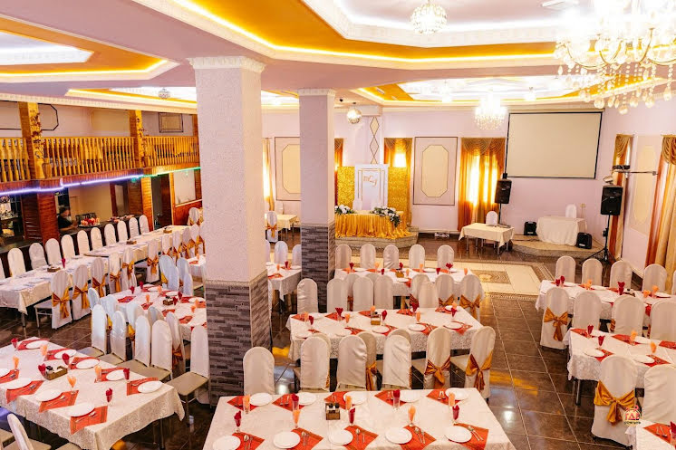 Основной зал в «Луна» фотография №10