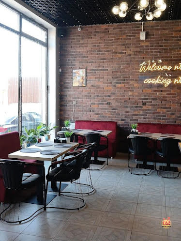 Основной зал в «Кафе AV» фотография №3