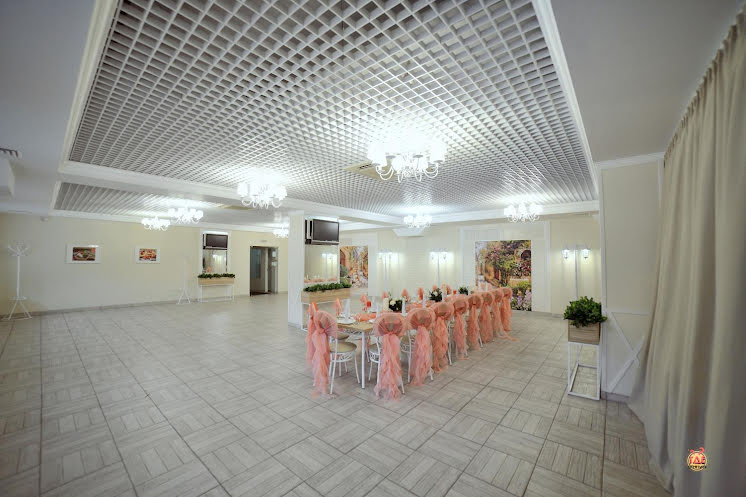Основной зал  в «Традиция вкуса» фотография №1