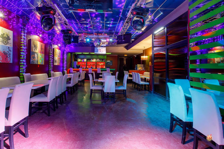 Караоке-бар «Неон» в «Гранд Мишель» фотография №3