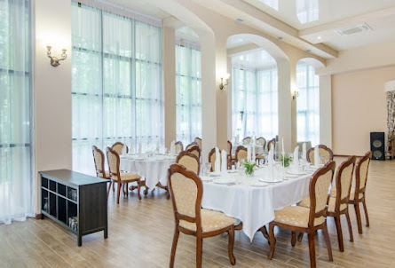 Большой зал в Малый зал