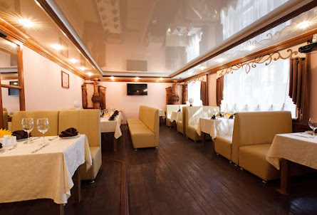 Основной зал в Малый зал