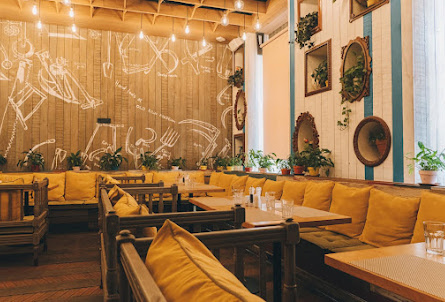 Попугаи в VIP-зал