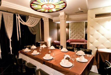 VIP-зал в ночном клубе  в VIP-зал в ночном клубе 