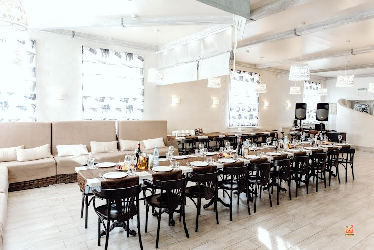 Основной зал в «Рататуй» фотография №14