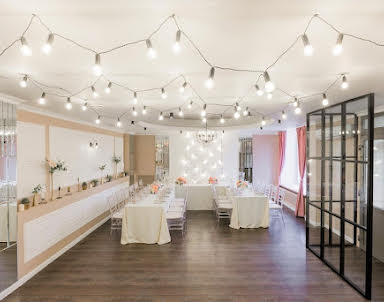  ресторан Liris hall на Среднеохтинском проспекте