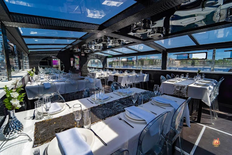 Основной зал в «Теплоход "Переяслав"» фотография №5