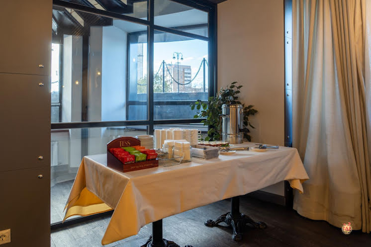 Нижний зал ресторана «Синема» в «Маринс Парк Отель Екатеринбург» фотография №11