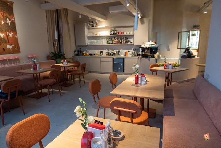 Основной зал в «Коза Тапас» фотография №10