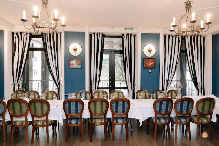 Банкетный зал «СамоварЪ»  в «Богемия на Вавилова» фотография №16