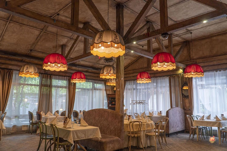 Основной зал в «Ипполит Матвеевич» фотография №1