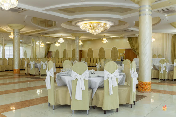 Зал «Фисташковый» в «У Озера ​на Героев Космоса» фотография №7