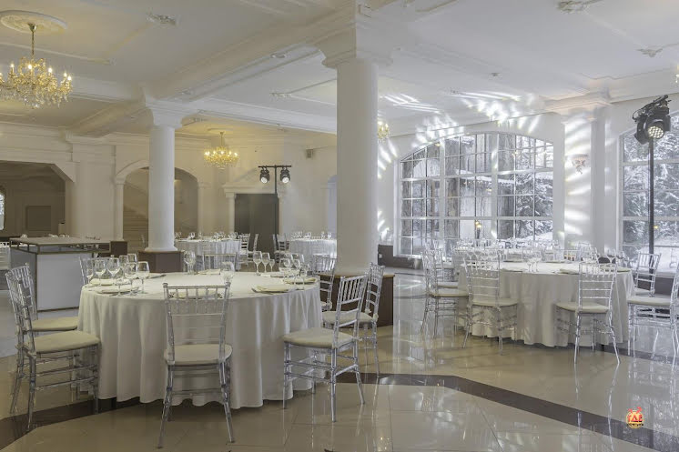  Царский зал в «Мир у Озера» фотография №11