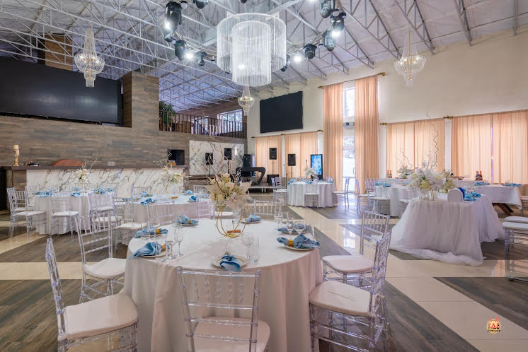 Большой зал в «Конюшня» фотография №12