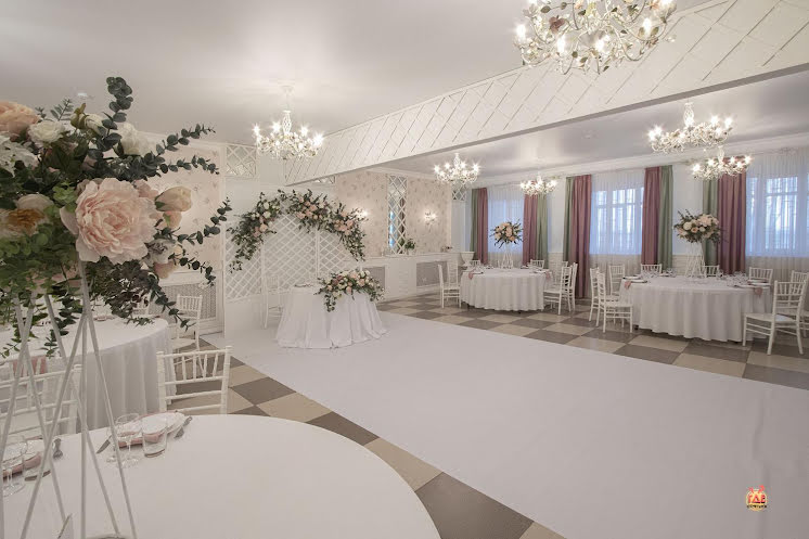 Зал «Прованс» в «Обыкновенное чудо» фотография №2