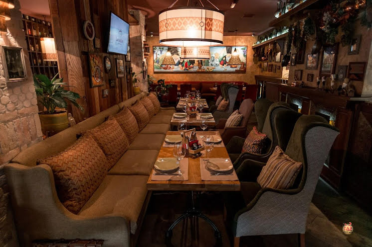 Основной зал в «Бастурма» фотография №9