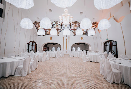 Банкетный зал в VIP-зал караоке