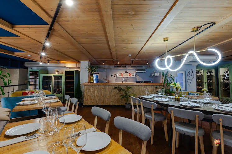 Зал на 2 этаже в «Food Embassy» фотография №12