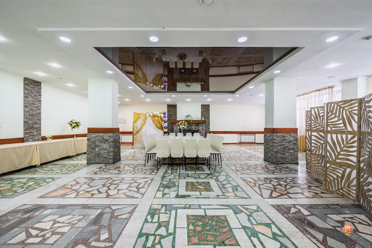 Большой зал  в «LovEda на Чапаева» фотография №3